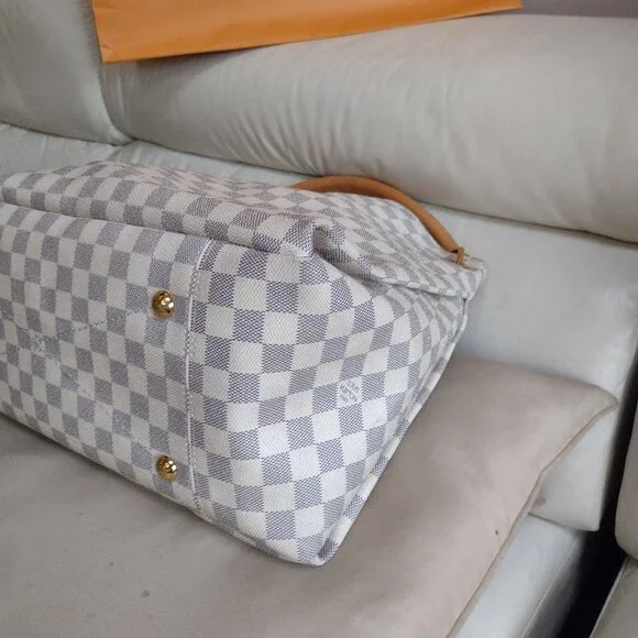 💯% authentic Louis Vuitton Artsy Azur - Picture 9 of 16